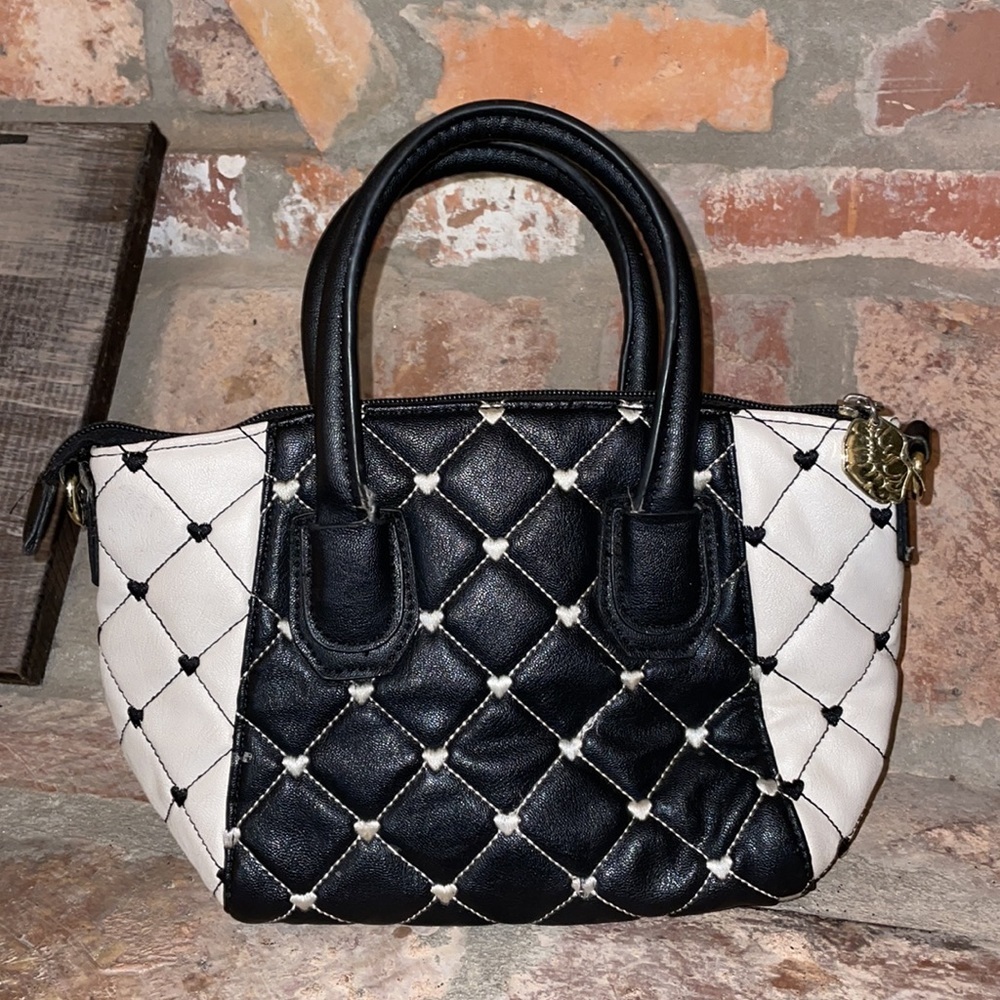 Luv Betsey by Betsey Johnson Black & White Quilt Pattern Embroidered Hearts Bag - Picture 2 of 8
